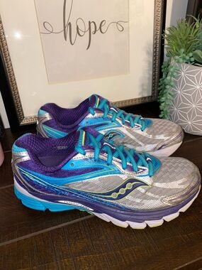 Saucony 8 Women's Athletic Running Shoes Size 8 Sneakers